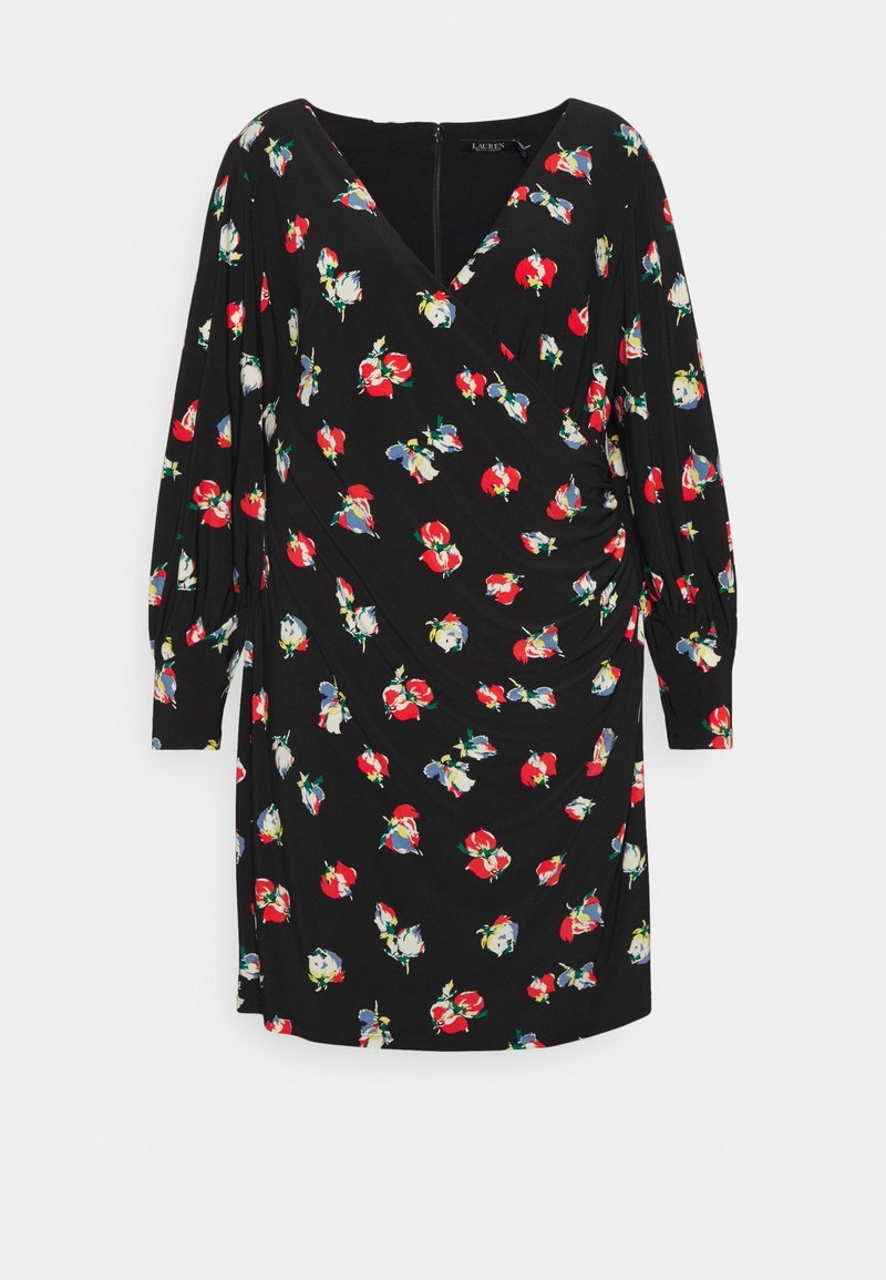 Vestido negro con mangas largas, que presenta patrones florales en rojo y azul. Diseño envolvente y detalle de fruncido en el costado, textura de tela suave.