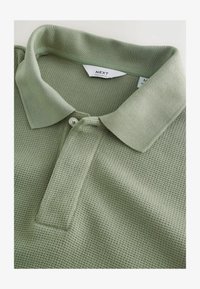 Sélectionné, sage green