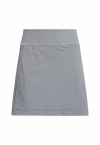 Siva mini suknja s glatkim, laganim materijalom. Ima uski pojas i jednostavan, bezšavni dizajn koji omogućava lako kretanje.