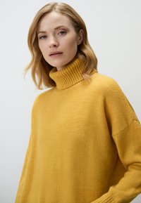 Jimmy Key TURTLENECK  - Pullover - yellow