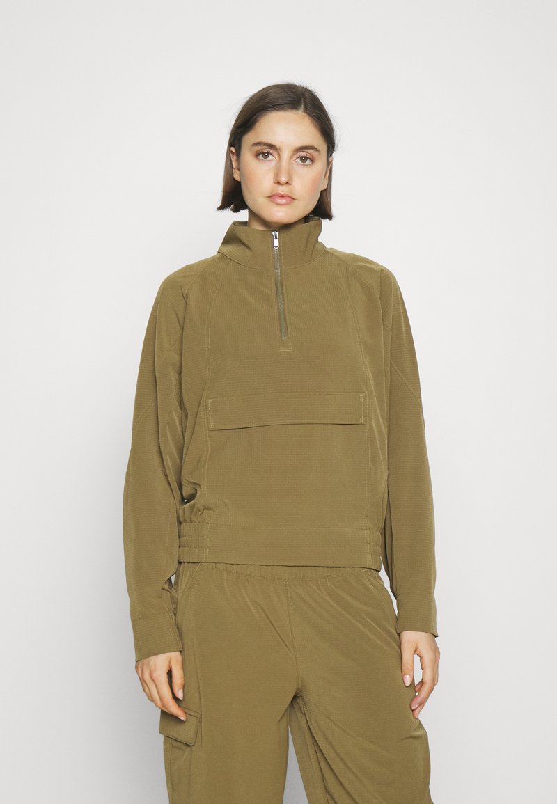 Athleta BOUNDLESS POPOVER - Veste coupe-vent - acacia olive