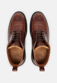 Henry Stevens Stivaletti stringati - brun