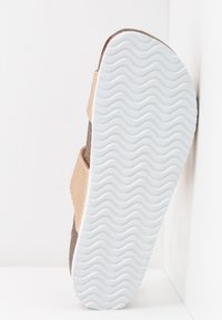 Thumbnail Image 7