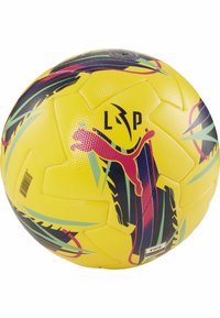 Pallone da calcio giallo con superficie testurizzata, pannelli geometrici e vivaci accenti grafici in rosso, verde e nero. Logo stampato sul lato.