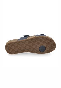 Sandalo blu navy con due cinghie regolabili, soletta in sughero testurizzato e suola in gomma con motivo a zigzag e logo impresso.