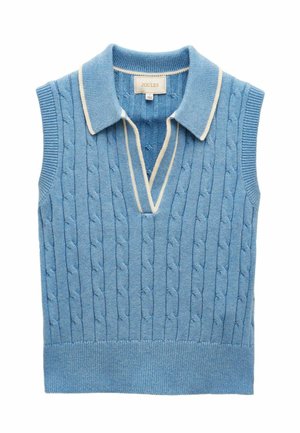 Gilet sans manches bleu clair en maille torsadée avec col en V, ourlet côtelé et col à revers orné d’un liseré crème.
