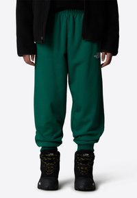 The North Face ESSENTIAL - Trainingsbroek - evergreen