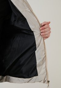 LELA SLIM FIT - Strukirani kaput - stone colored
