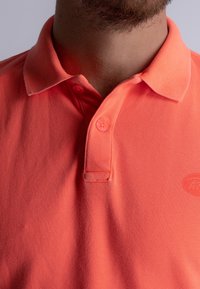 Petrol Industries CLASSIC - Polotričko - coral
