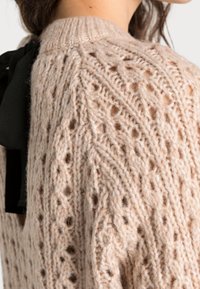 YAS Sweter