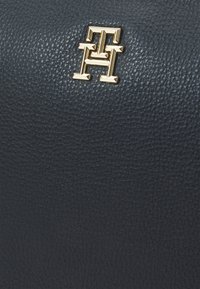 Tommy Hilfiger STAPLE CROSSOVER - Umhängetasche - space blue