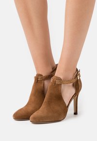 San Marina High heels tan (Pre-owned)