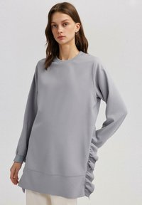 Unselected, grey