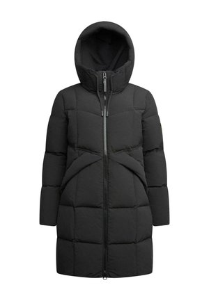 Langer schwarzer gepolsterter Wintermantel mit Kapuze, Frontreißverschluss und zwei diagonalen Taschen auf einem schlichten weißen Hintergrund.