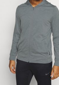 Nike Performance Sudadera con cremallera - grey