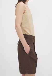 WEEKEND MaxMara Shorts - dark brown