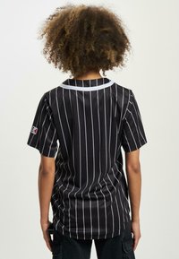 Karl Kani SIGNATURE OLD ENGLISH BASEB - Bluse - black white
