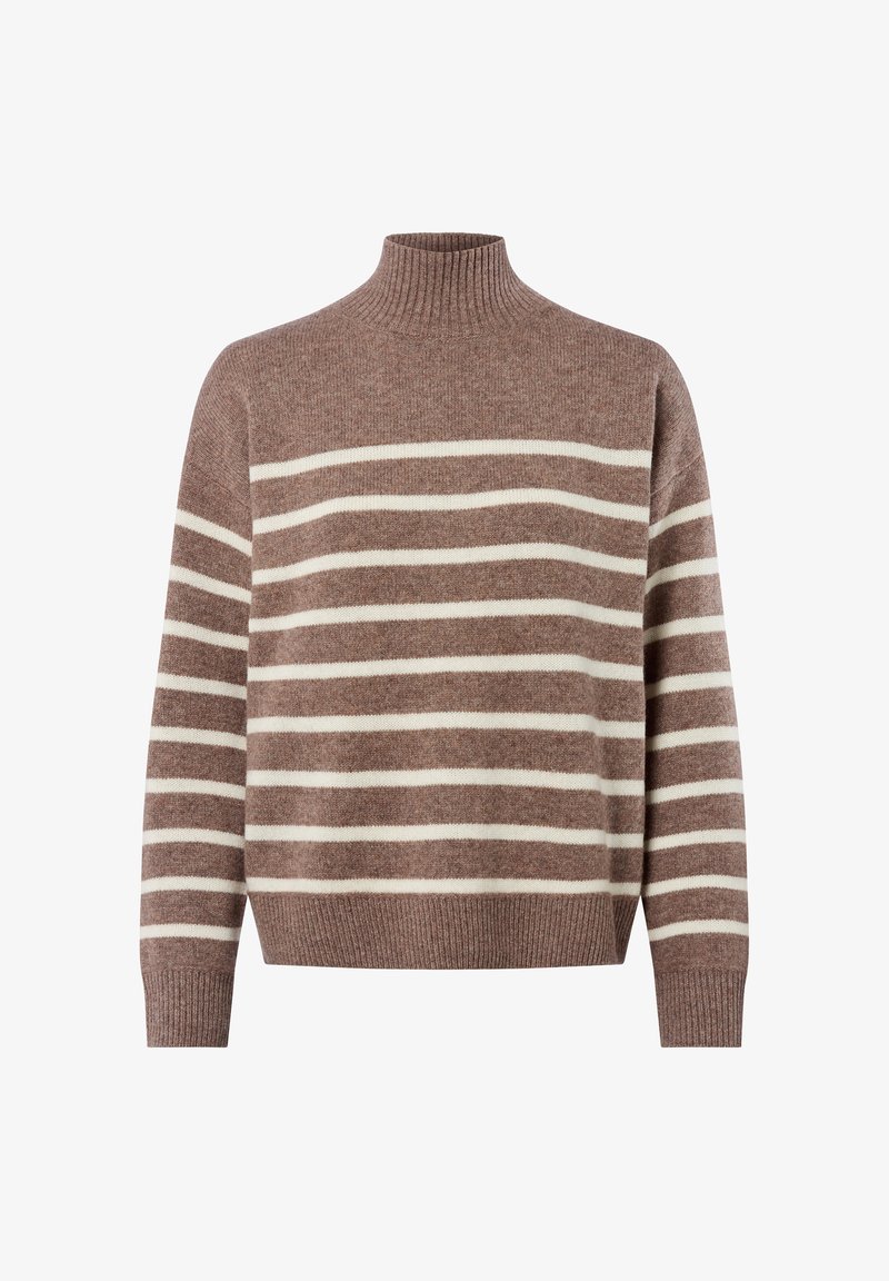Braun- und weiß gestreifter Strickpullover mit geripptem hohen Kragen, Bündchen und Saum, vor einem weißen Hintergrund präsentiert.