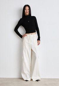 Tommy Jeans Striktrøje - black