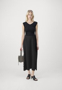 GAP PULL ON SKIRT - Fustă maxi - black
