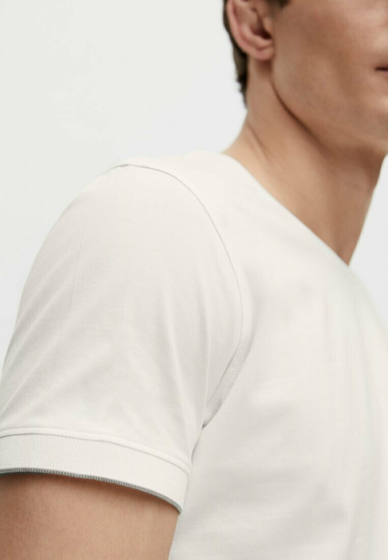 Massimo Dutti WITH CONTRAST DETAILS - T-shirt basic - beige/crème - Zalando .be
