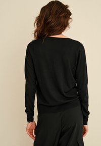 Next V-NECK - Pulóver - black