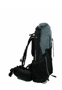 Schwarzer und grauer Rucksack mit Netzseitentaschen, verstellbaren Trägern und einem Rolltop-Design. Verfügt über mehrere Fächer und reflektierende Akzente.