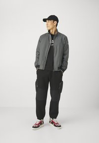 EA7 Emporio Armani JACKET - Giubbotto Bomber - fumo di londra