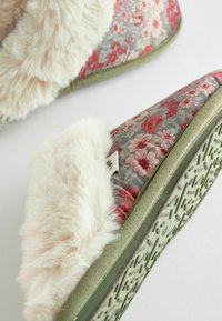 Laura Ashley Papuci de casă - green