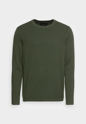 Pull pour homme à manches longues, col rond, vert olive, avec une texture en maille fine et un ourlet droit.