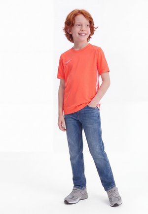 Nike Performance, ACADEMY UNISEX - T-shirt de sport - bright crimson/white