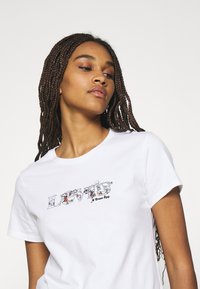 Levi's® THE PERFECT TEE - T-shirt estampada -  white
