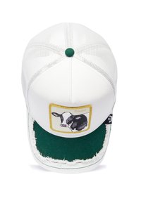 Gorra blanca con un interior verde, que presenta un parche gráfico de una vaca etiquetado como "CASH". Visera desgastada y detalles de malla.