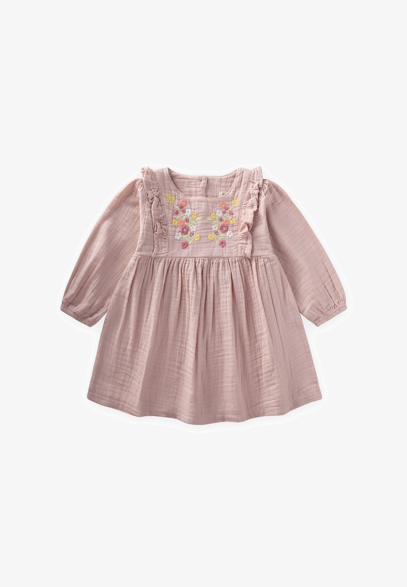 Jemné ružové dlhé rukávy detské šaty s volánikovou lemovkou na ramenách a farebnou kvetinovou výšivkou na hrudi.