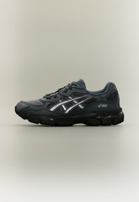 Επιλέχθηκε, carrier grey/pure silver
