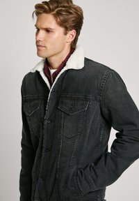 Thumbnail Image 4
