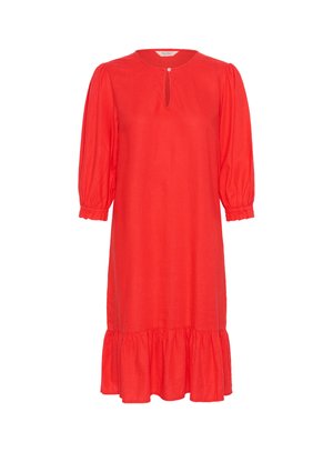 Rød linnedkjole med rund hals med nøglehuldsdetalje, puffede ærmer og en flæse i kanten. Glat tekstur og knælangt design.