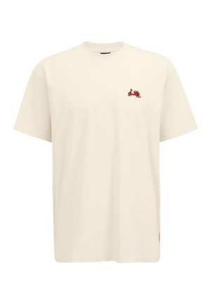 Cremefarbenes T-Shirt mit rundem Halsauschnitt und kurzen Ärmeln. Mit einem gestickten roten Rollerdesign auf der linken Brust.