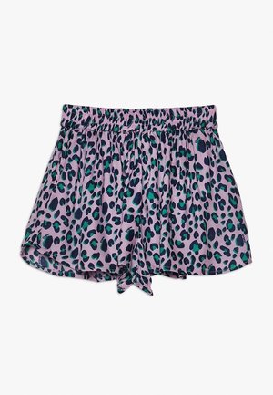 Jasnofioletowe szorty z czarno-zielonym wzorem w cętki. Elastyczna talia i dekoracyjny sznurek z przodu. Miękki materiał o luźnym kroju.