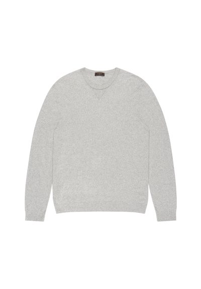 Suéter gris de punto suave con cuello en V. Presenta mangas largas, dobladillo acanalado y un detalle sutil de costura en el escote.