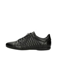Sneaker in pelle nera dal design elegante, con dettagli di cuciture orizzontali, punta rotonda e chiusura con lacci. Texture liscia e profilo basso.