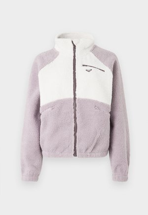 Fleecová bunda na celý zips s vysokým golierom, v levanduľovej a bielej farbe s farebnými blokmi, tromi vreckami na zips a malým logom na bielej časti na hrudi.