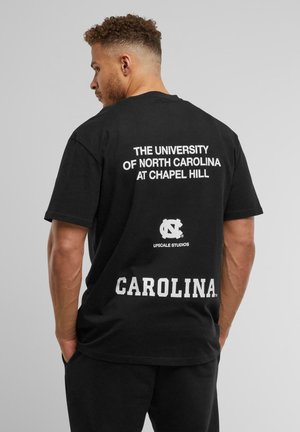 Mister Tee NORTH CAROLINA SEAL LOGO - Triko s potiskem - black