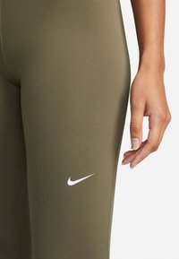 Nike Performance 365 - Leggings - medium olive/black/(white)