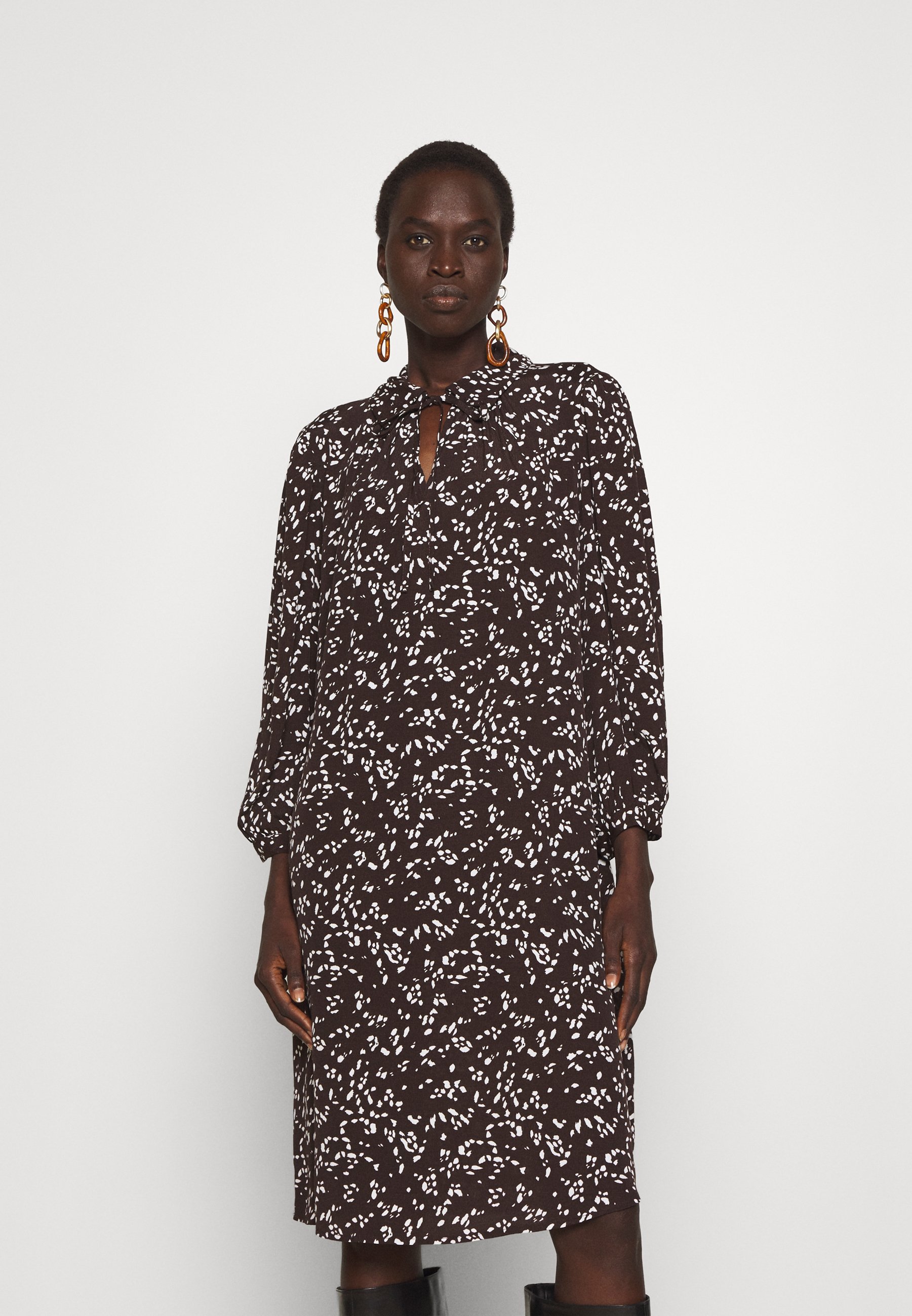 RIANI Day dress - onyx brown/brown - Zalando.de