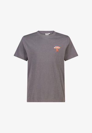Grijs T-shirt met korte mouwen en kleine oranje tekst "Farmer's Market" en wortelafbeelding op de linkerborst.