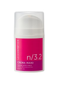 Crema mani nutriente in una bottiglia trasparente con pompa. Presenta un'etichetta rosa con testo bianco. Contiene 50 ml/1,7 fl oz di prodotto.