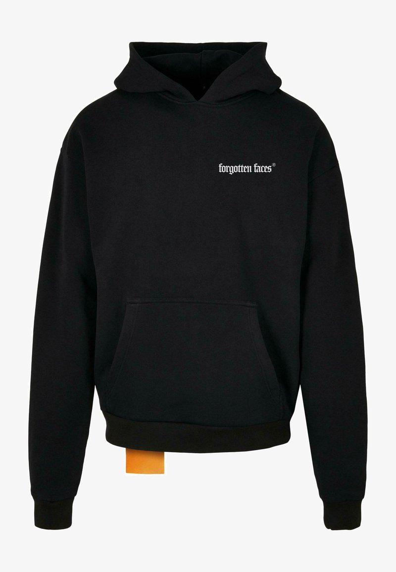 Mustapaita, jossa on etutasku, brodeerattu "unohtuneet kasvot" -logo valkoisella, naruhuppu ja oranssi etiketti helman kohdalla. Puuvillasekoitekangasta.