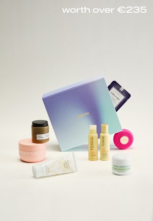 Zalando Beauty, RESET GIFT BOX - SELF-CARE ESSENTIALS - Set pour le bain et le corps