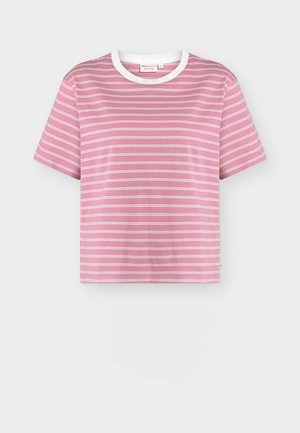 Κοντομάνικο, cropped t-shirt σε ανοιχτό ροζ με λευκές οριζόντιες ρίγες, με λευκή λαιμόκοψη και μαλακό βαμβακερό ύφασμα.